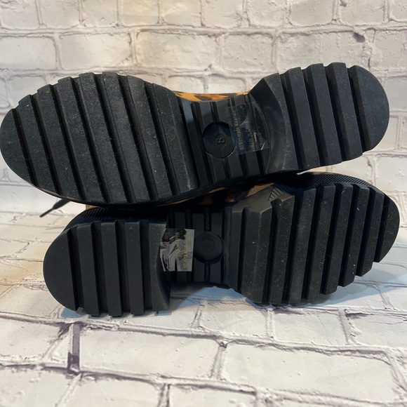 WILD DIVA Platform Combat Boots Faux Suede Animal Print-8 - Picture 8 of 8